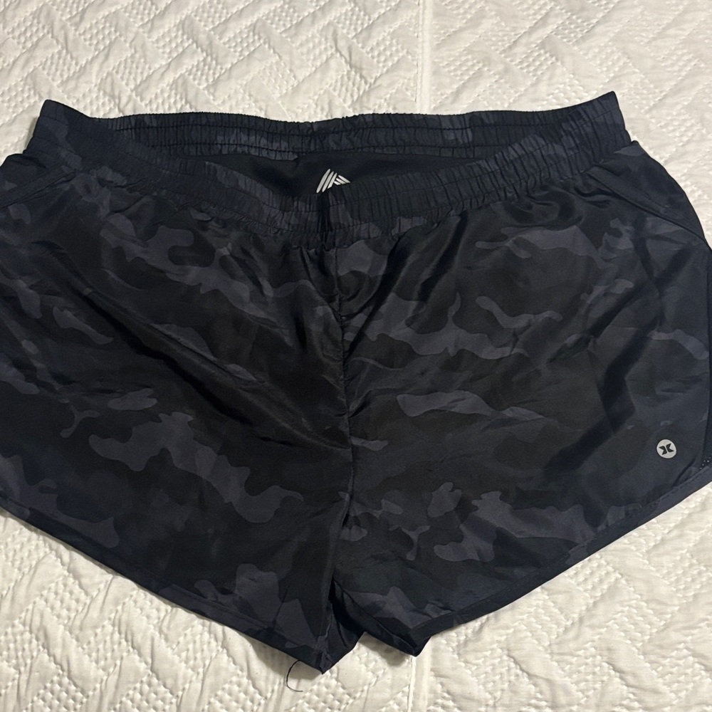 RBX Dark Camo Pattern Athletic Shorts size L women’s Lined